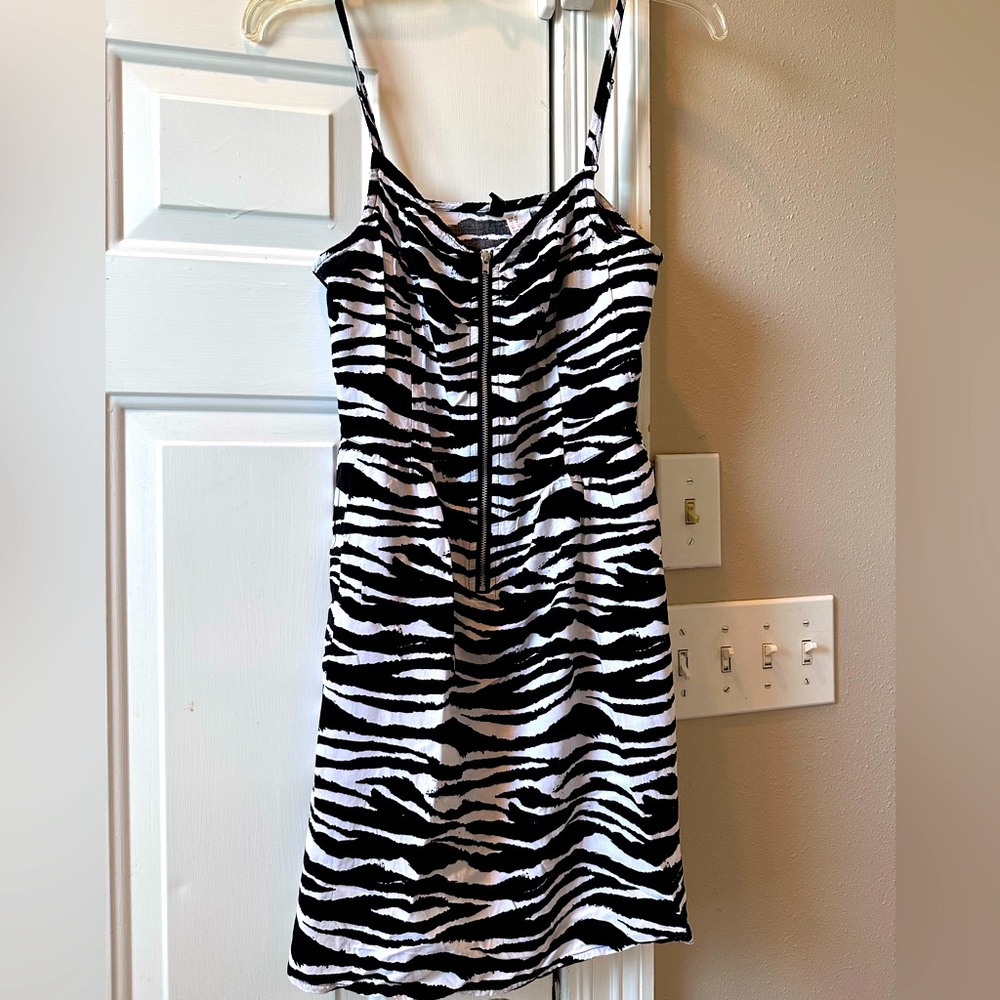 Zebra print mini dress with zipper in front. Sz 10